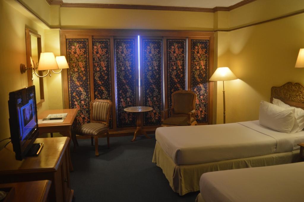 Hotel Mutiara Malioboro Yogyakarta Bagian luar foto