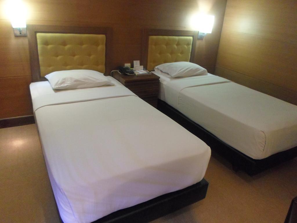 Hotel Mutiara Malioboro Yogyakarta Bagian luar foto