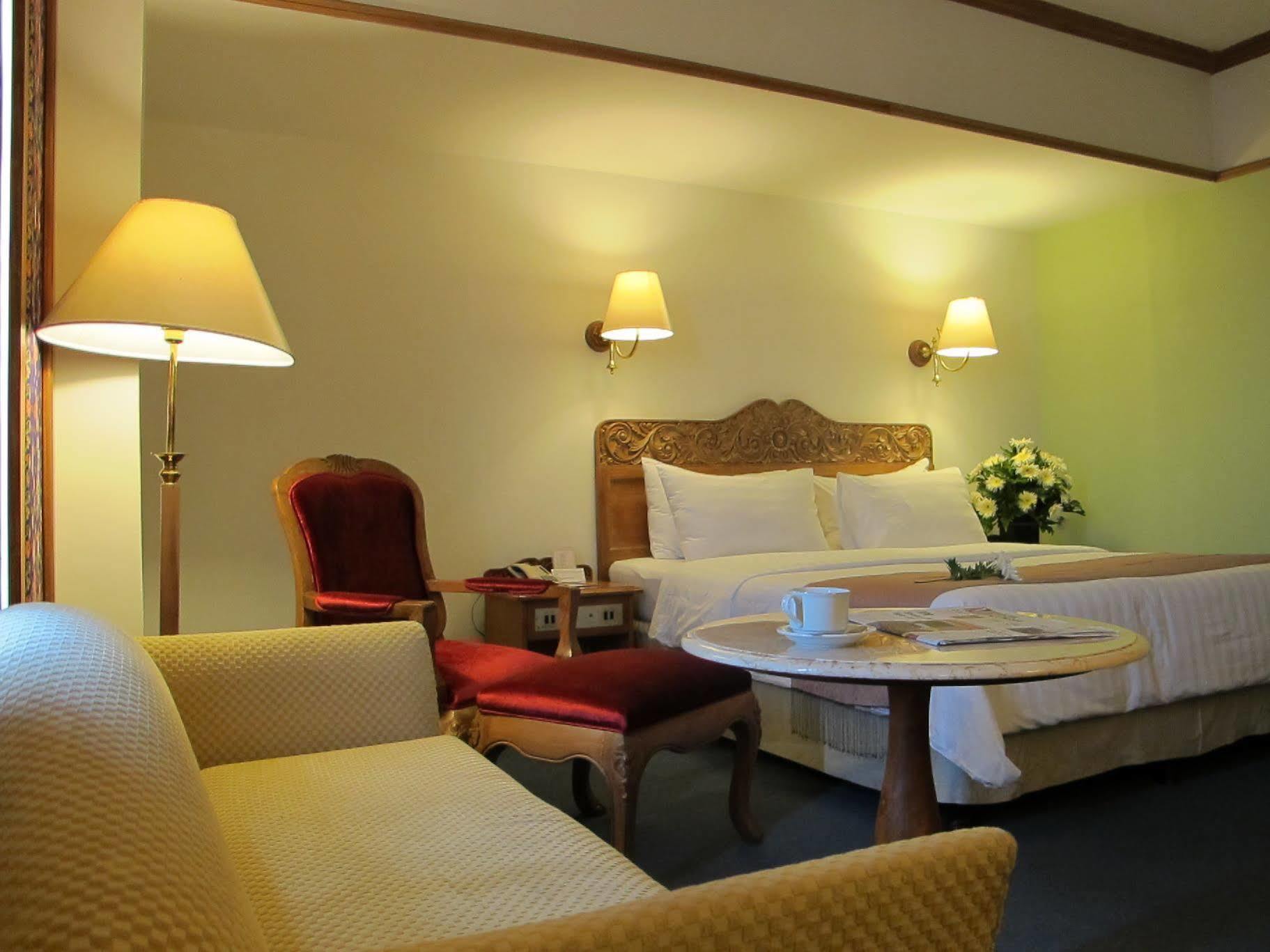 Hotel Mutiara Malioboro Yogyakarta Bagian luar foto