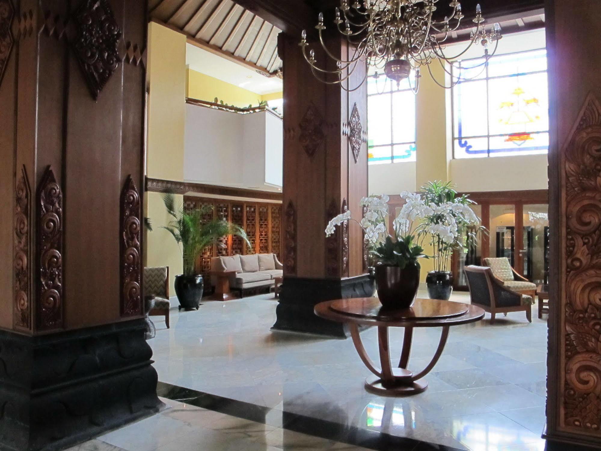 Hotel Mutiara Malioboro Yogyakarta Bagian luar foto