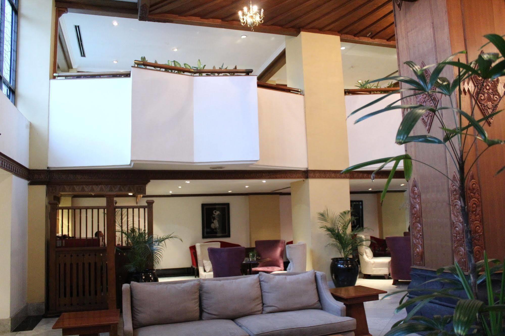 Hotel Mutiara Malioboro Yogyakarta Bagian luar foto