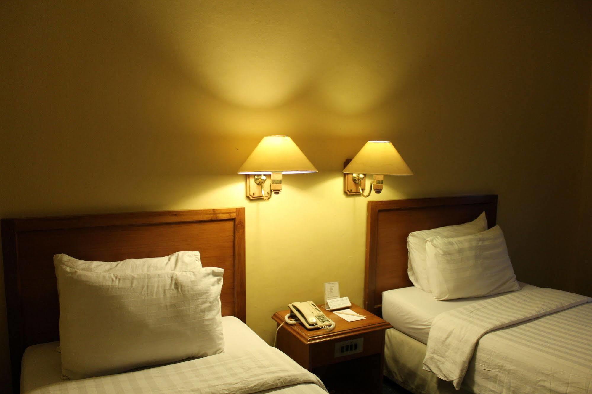 Hotel Mutiara Malioboro Yogyakarta Bagian luar foto