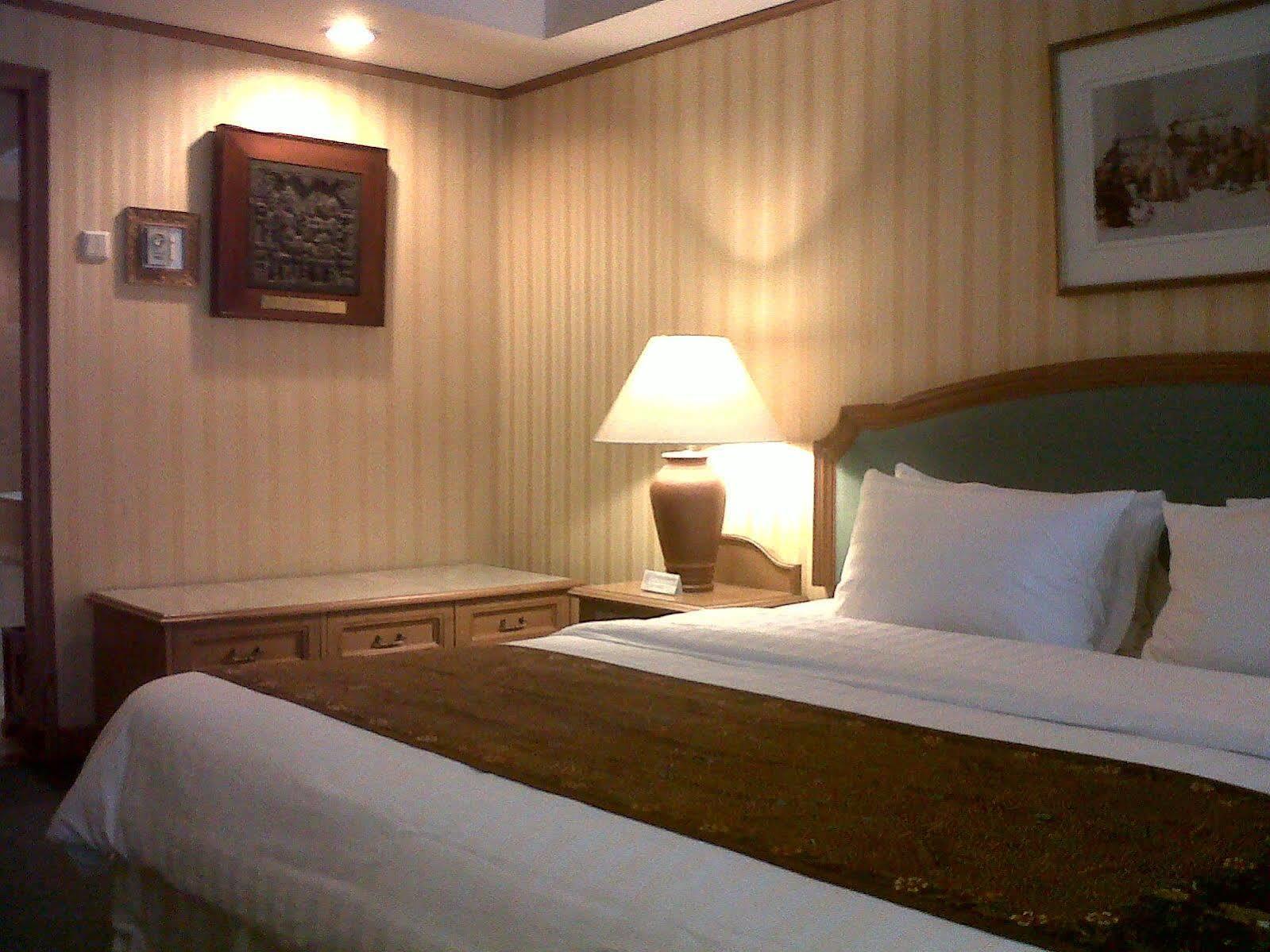 Hotel Mutiara Malioboro Yogyakarta Bagian luar foto