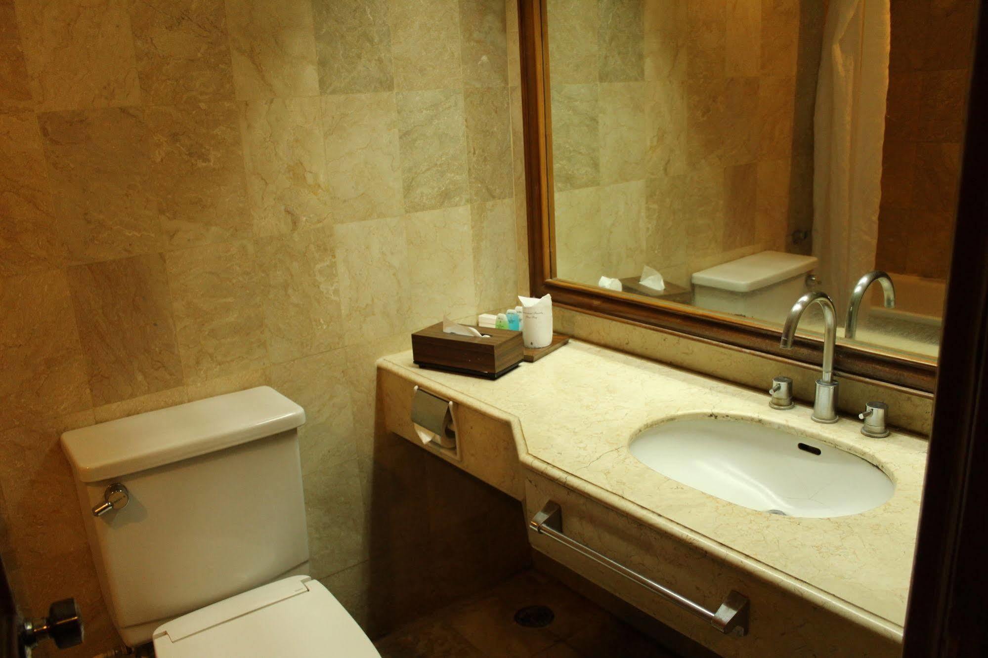 Hotel Mutiara Malioboro Yogyakarta Bagian luar foto