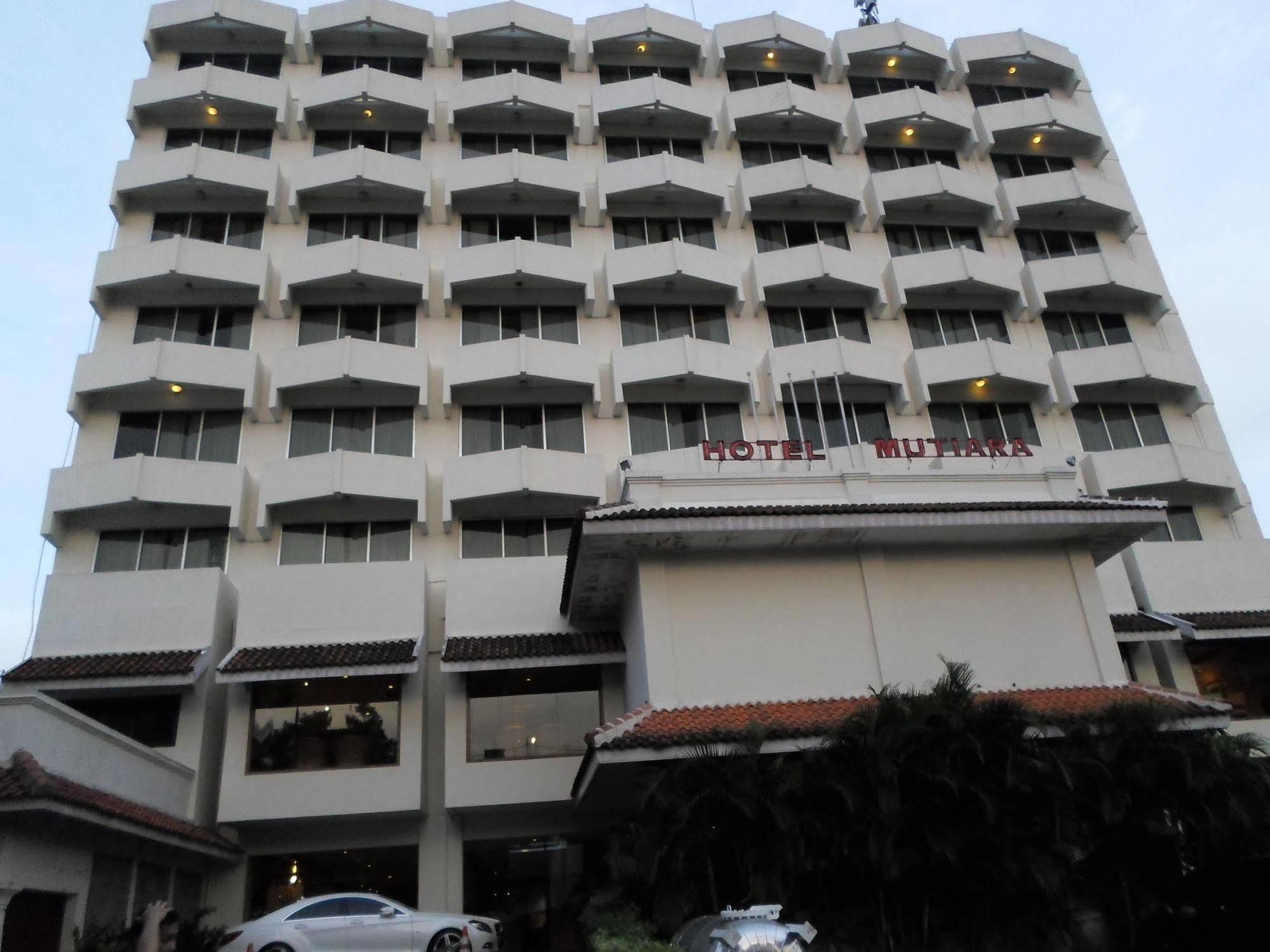 Hotel Mutiara Malioboro Yogyakarta Bagian luar foto