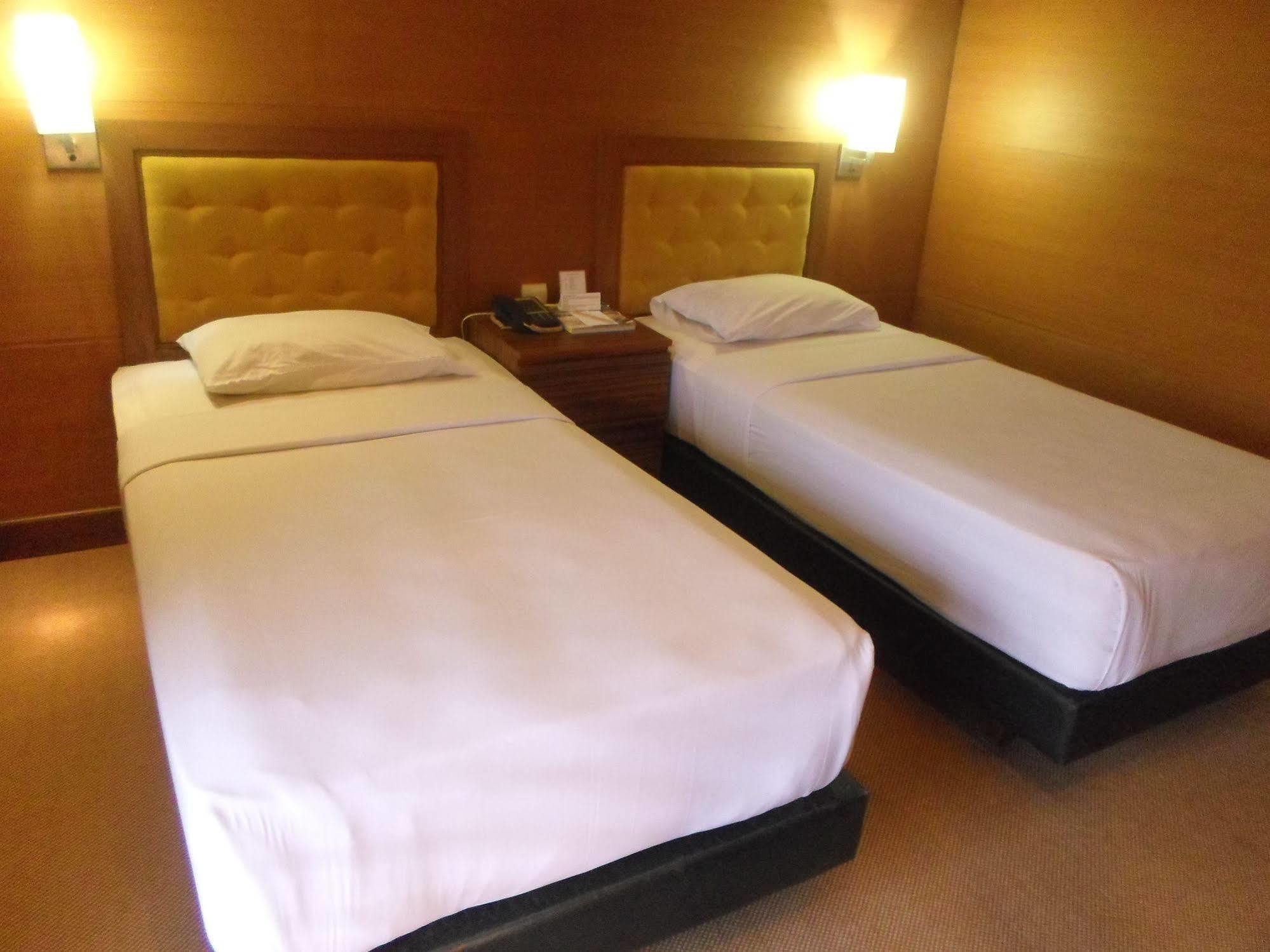 Hotel Mutiara Malioboro Yogyakarta Bagian luar foto