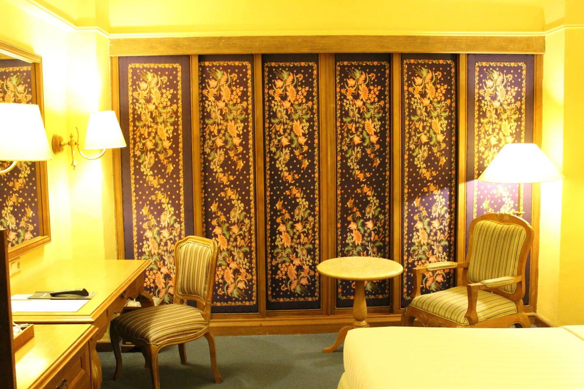 Hotel Mutiara Malioboro Yogyakarta Bagian luar foto