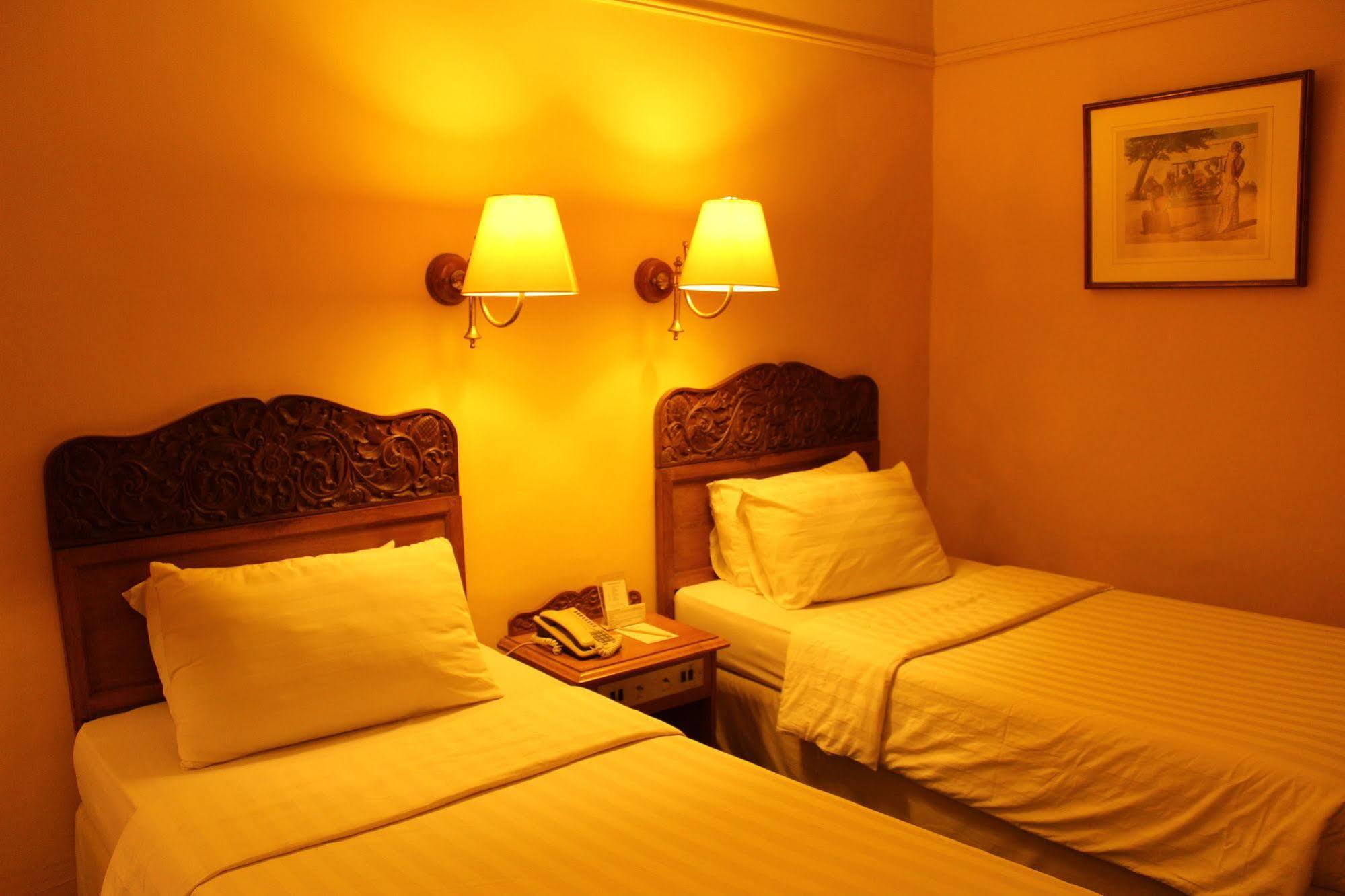 Hotel Mutiara Malioboro Yogyakarta Bagian luar foto