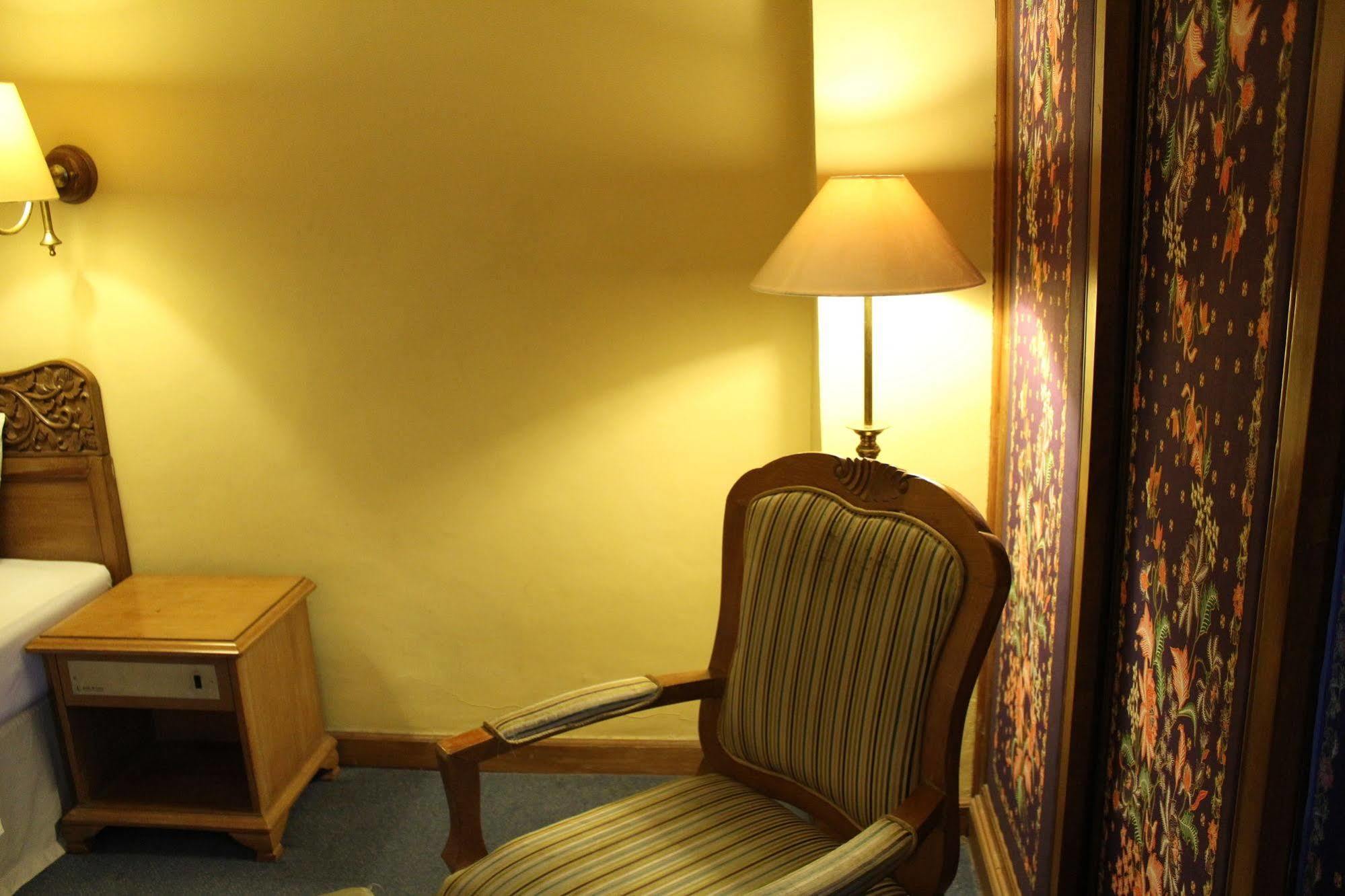 Hotel Mutiara Malioboro Yogyakarta Bagian luar foto