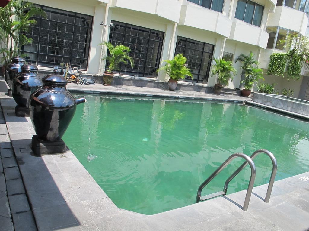 Hotel Mutiara Malioboro Yogyakarta Bagian luar foto
